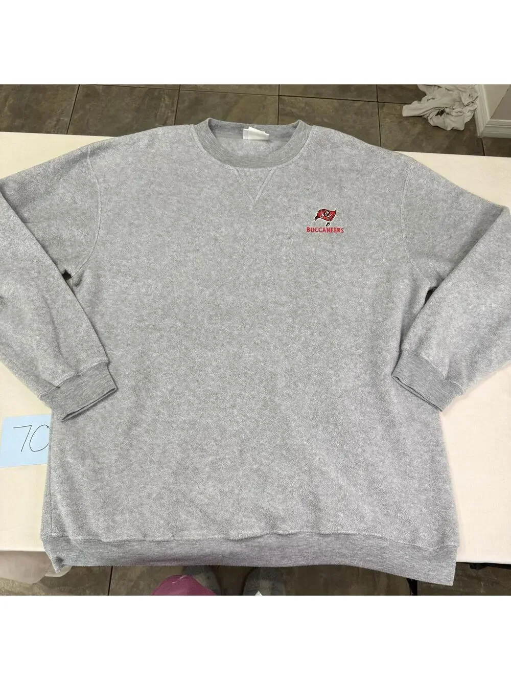 NFL Tampa Bay Buccaneers Gray Crewneck Sweatshirt XL - Picture 2 of 5
